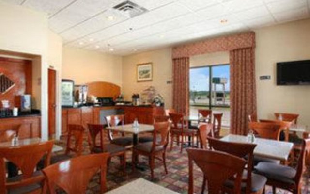 Days Inn And Suites Moline Airport