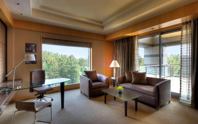 Grand Hyatt Mumbai Hotel and Serviced Apartments