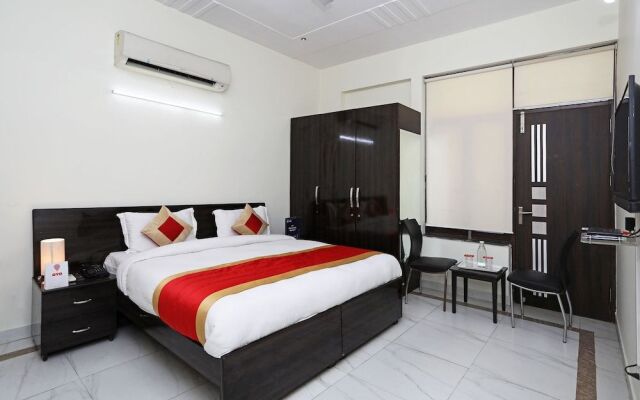 OYO 10928 Go Rooms