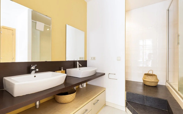 Moianes Apartment by Olala Homes