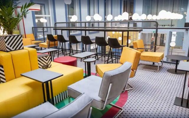 Maverick Athenaeum Hotel