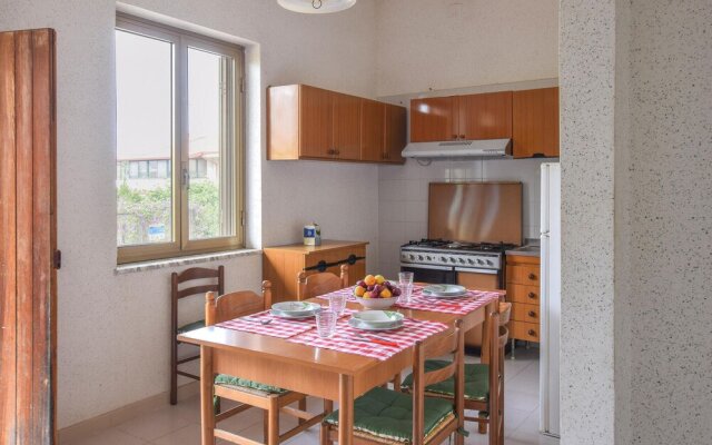 Amazing Apartment in Porto Salvo With 2 Bedrooms