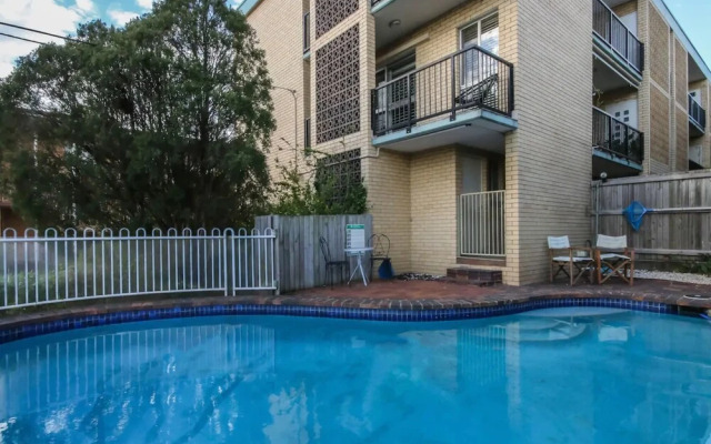 Cosy 1 Bedroom Unit With Views Of The City