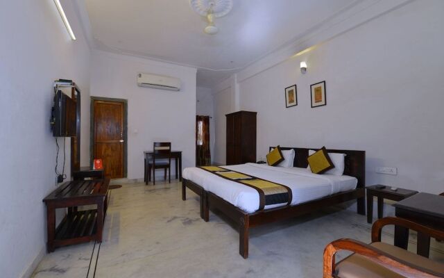 Chandra Prakash Hotel