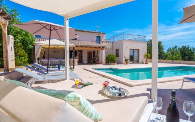 House Es Cos Moscari