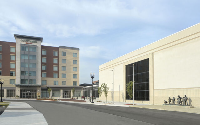 Courtyard Muncie at Horizon Convention Center