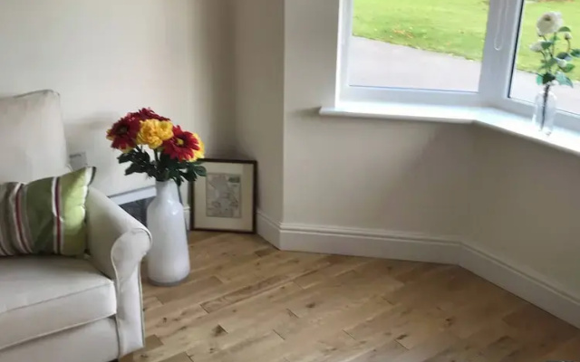 Modern 2 Bedroom House