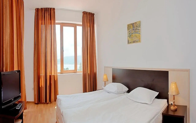 Hotel Vemara Club