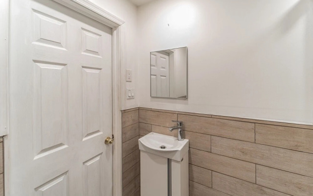 Studio Apartment Close To Everything Apts