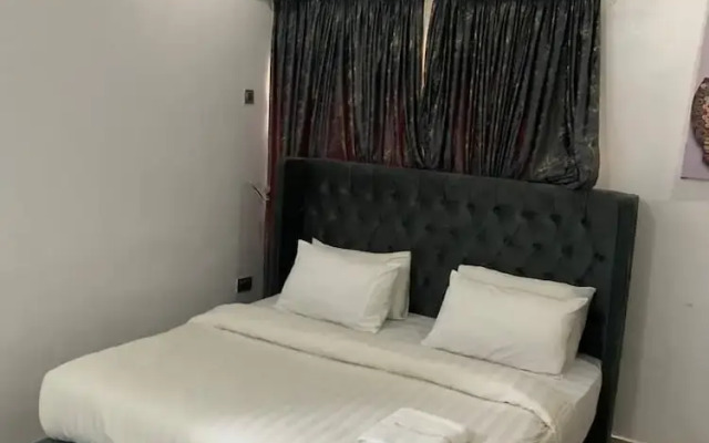 Ellex Sleeves Apartment