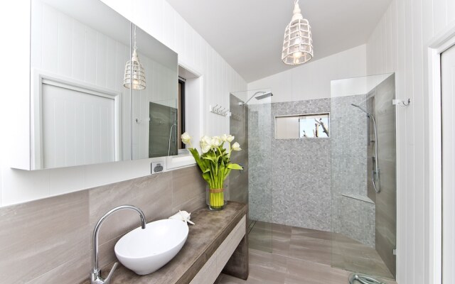 Hampton's Coastline Retreat