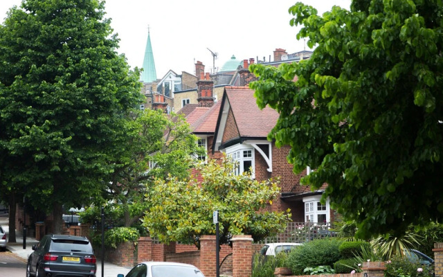 Priory Road by Onefinestay