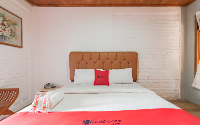 RedDoorz near Kampung Gajah 2