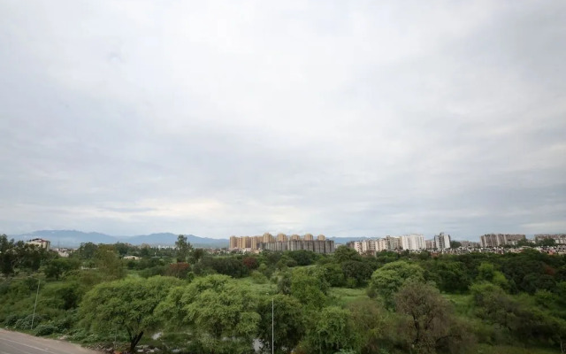 OYO 16695 Hotel Sun View