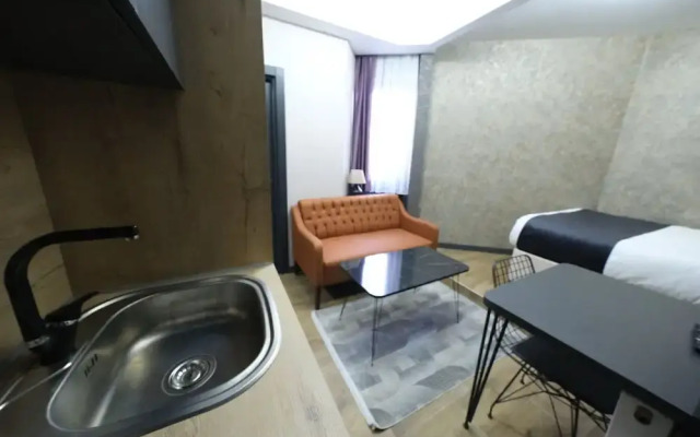 Nomad Hub Istanbul Suit