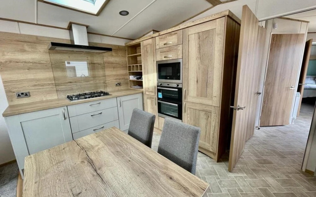 Prime Location 3-bed Chalet in Seal Bay, Selsey