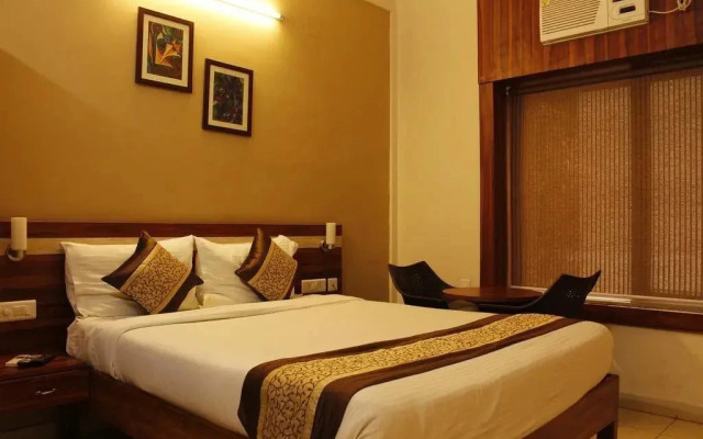 OYO Premium Old Station Road Bhubaneswar 4