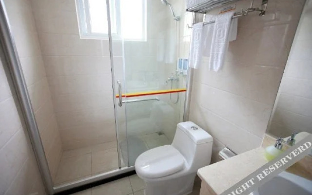 Super 8 Hotel Wuyi Square Branch