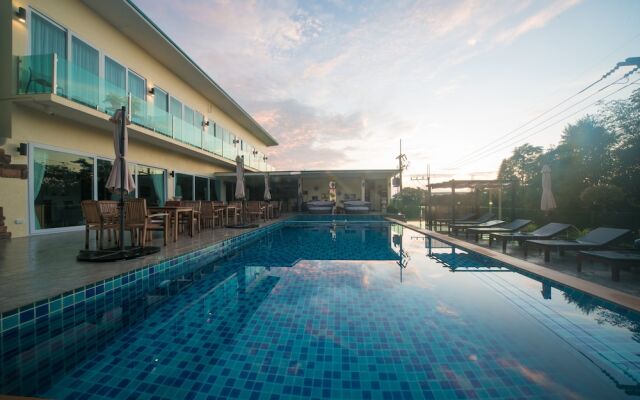 Elysian Koh Chang Bungalows and Pool Villa