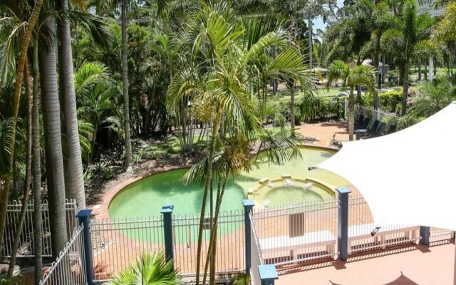 White Crest Apartments