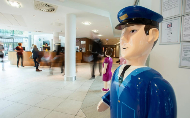 Drayton Manor Hotel
