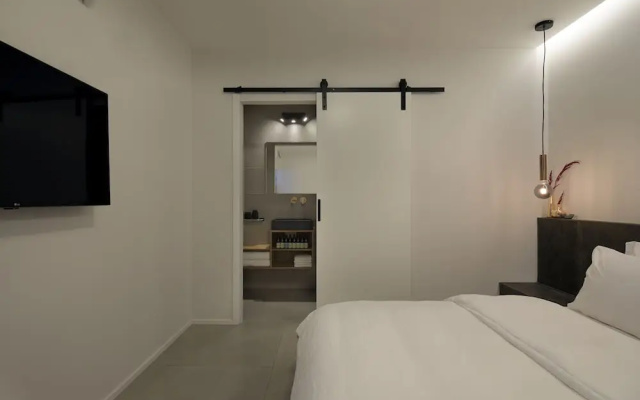 Urbanica Carmel