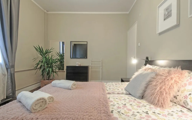 3 BDR Top Center Artistic Apartment - 115 m2