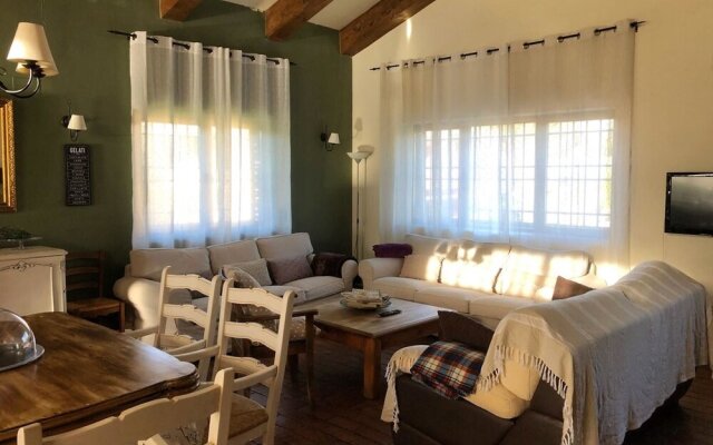 Villa With 5 Bedrooms in Maello, With Private Pool and Enclosed Garden