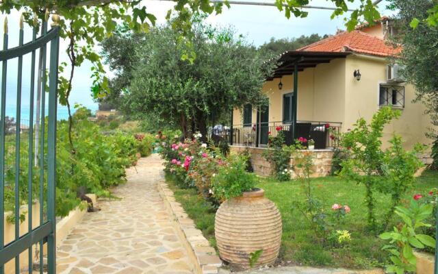 Holiday House Angelos A on Agios Gordios Beach