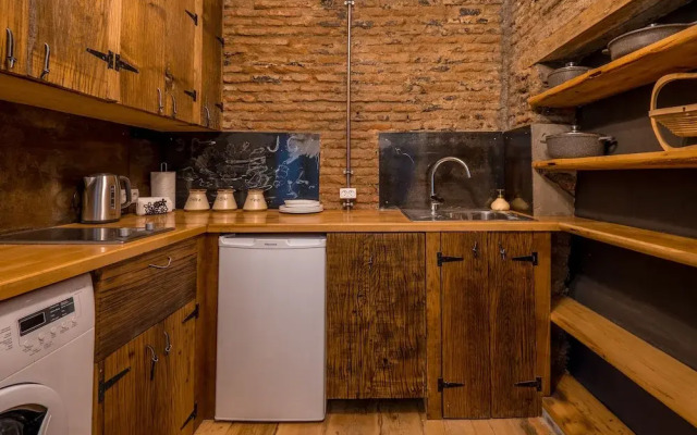 H&B apartments Zurab Zhvania