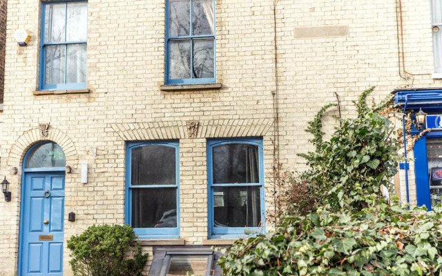 Riverside 6 bedroom Cambridge escape