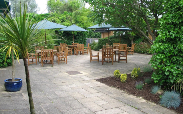 Holiday Inn Swindon by IHG