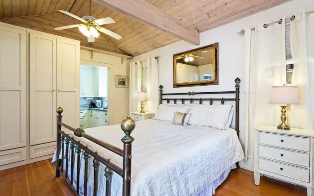 Old Yacht Club Inn Vacation Rentals