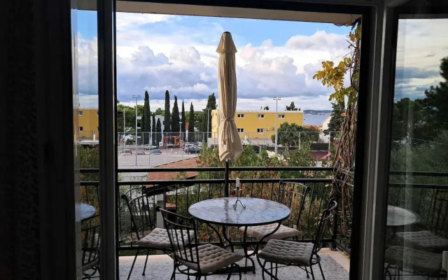 Apartments Trstenica