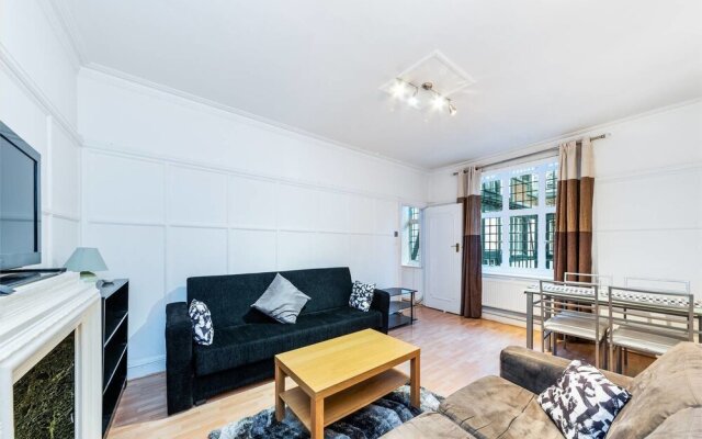 Cosy West End Flat min From Selfridges & Oxford st