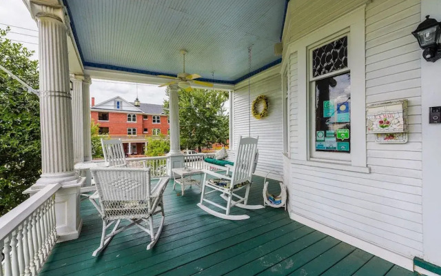 The Simmons-Bond Inn