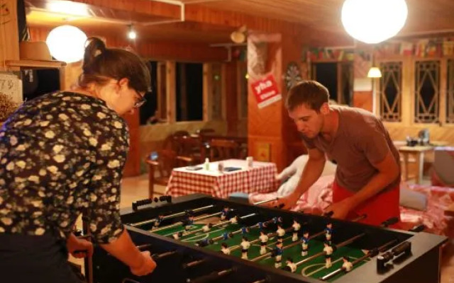 Dragon's Den Hostel