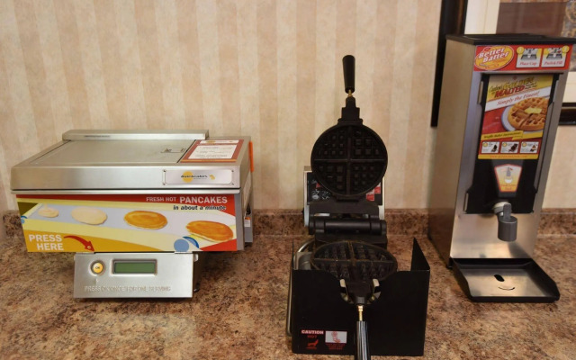 Travelodge by Wyndham Lloydminster