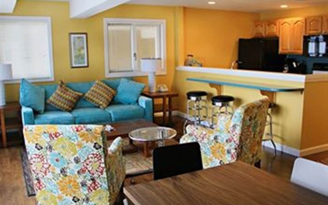 Surfside Hotel and Suites