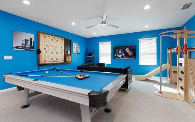 St012v: 10 Bed, Dinosaurs, Minions