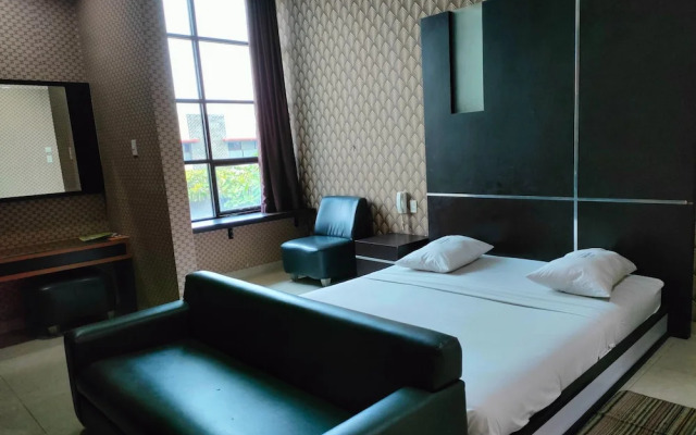 Lonari Hotel