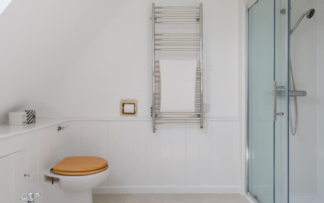 Secluded Rural Retreat Close to Beach - Sleeps 12