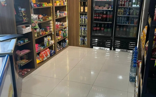 Real Plaza Flat 1505