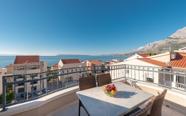 Hotel Tucepi (Private Apartments)