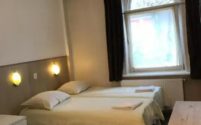 Amsterdam Budget Inn Youth Guesthouse