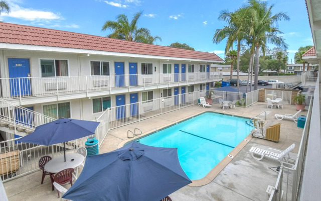 Motel 6 Costa Mesa, CA