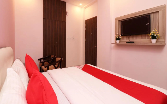 OYO 22356 Heaven Grand