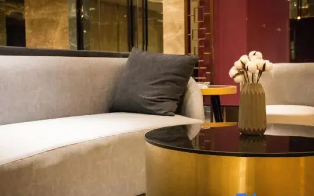 Tongqi Hotel