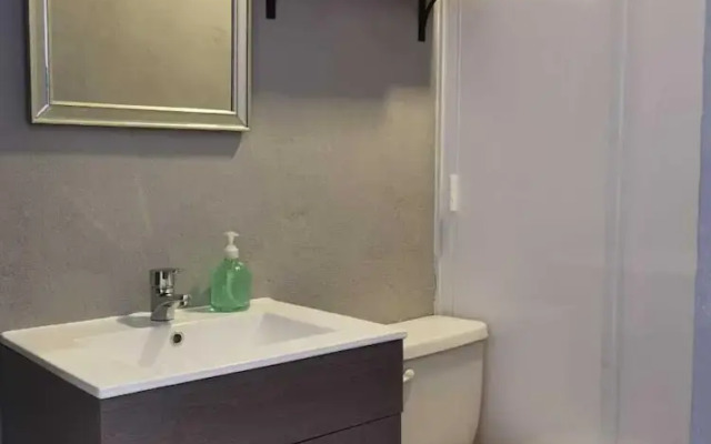 8th Street Suites