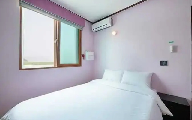 Ganghwa J Motel Pension